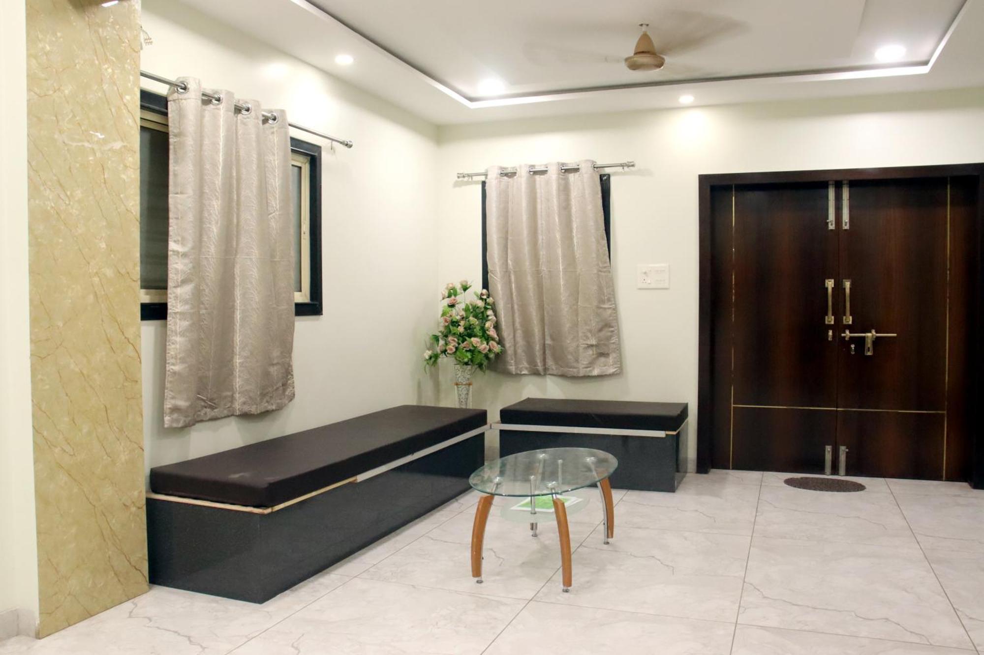 Homestay Taj Bi Plaza *